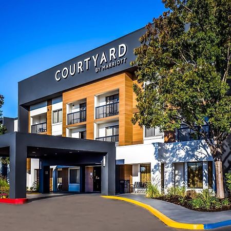 Courtyard By Marriott Livermore Exterior photo