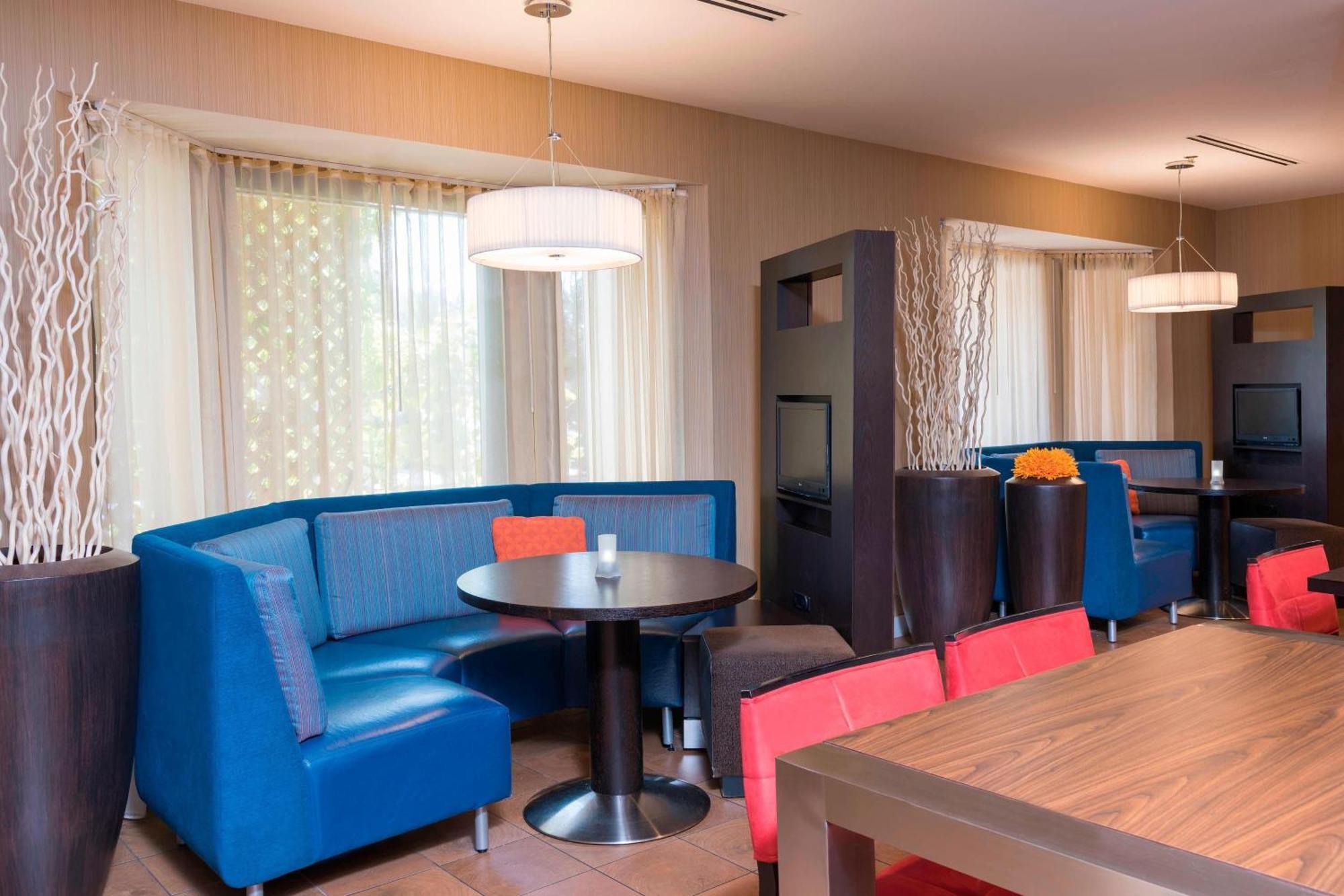 Courtyard By Marriott Livermore Exterior photo
