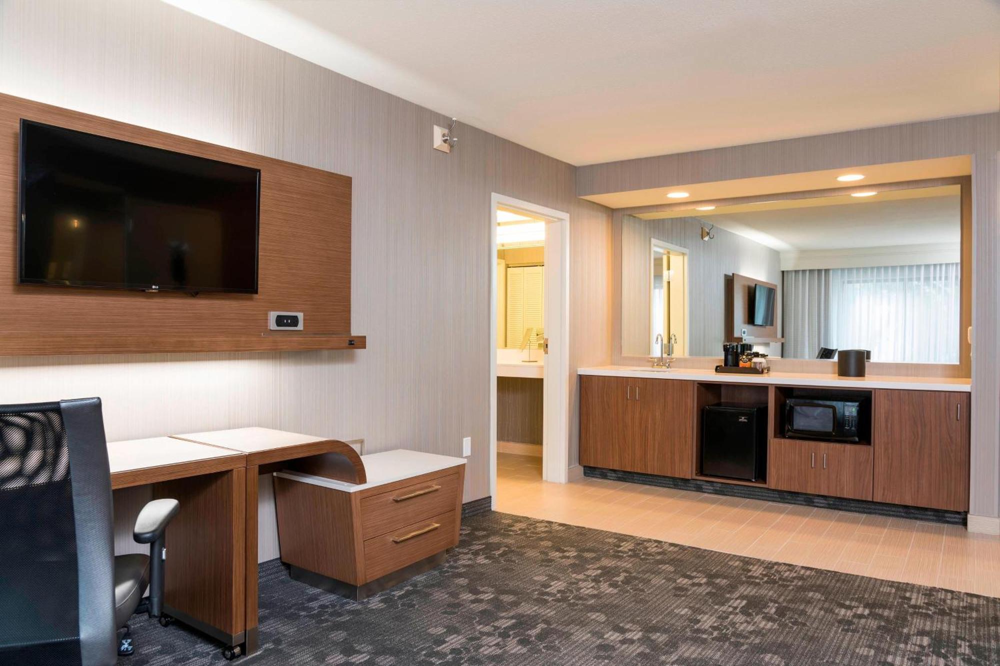 Courtyard By Marriott Livermore Exterior photo