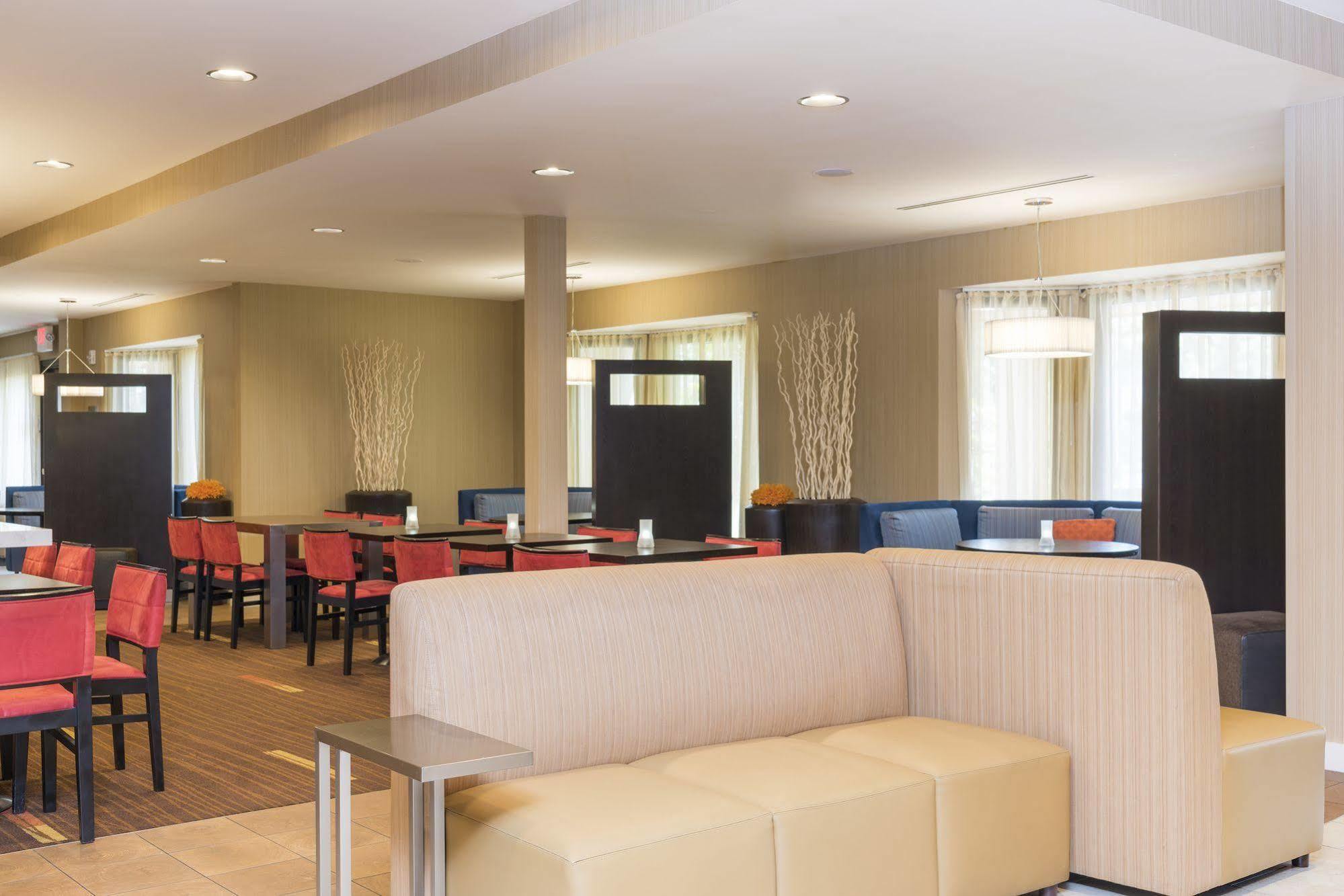 Courtyard By Marriott Livermore Exterior photo