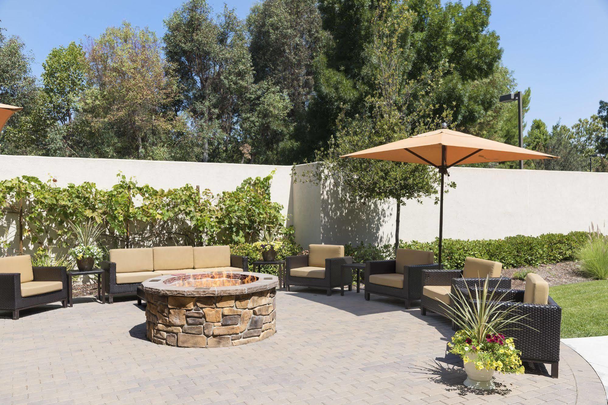 Courtyard By Marriott Livermore Exterior photo